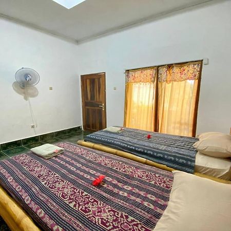 Duyung Rooms & Resto Gerupuk Bumbang Kültér fotó