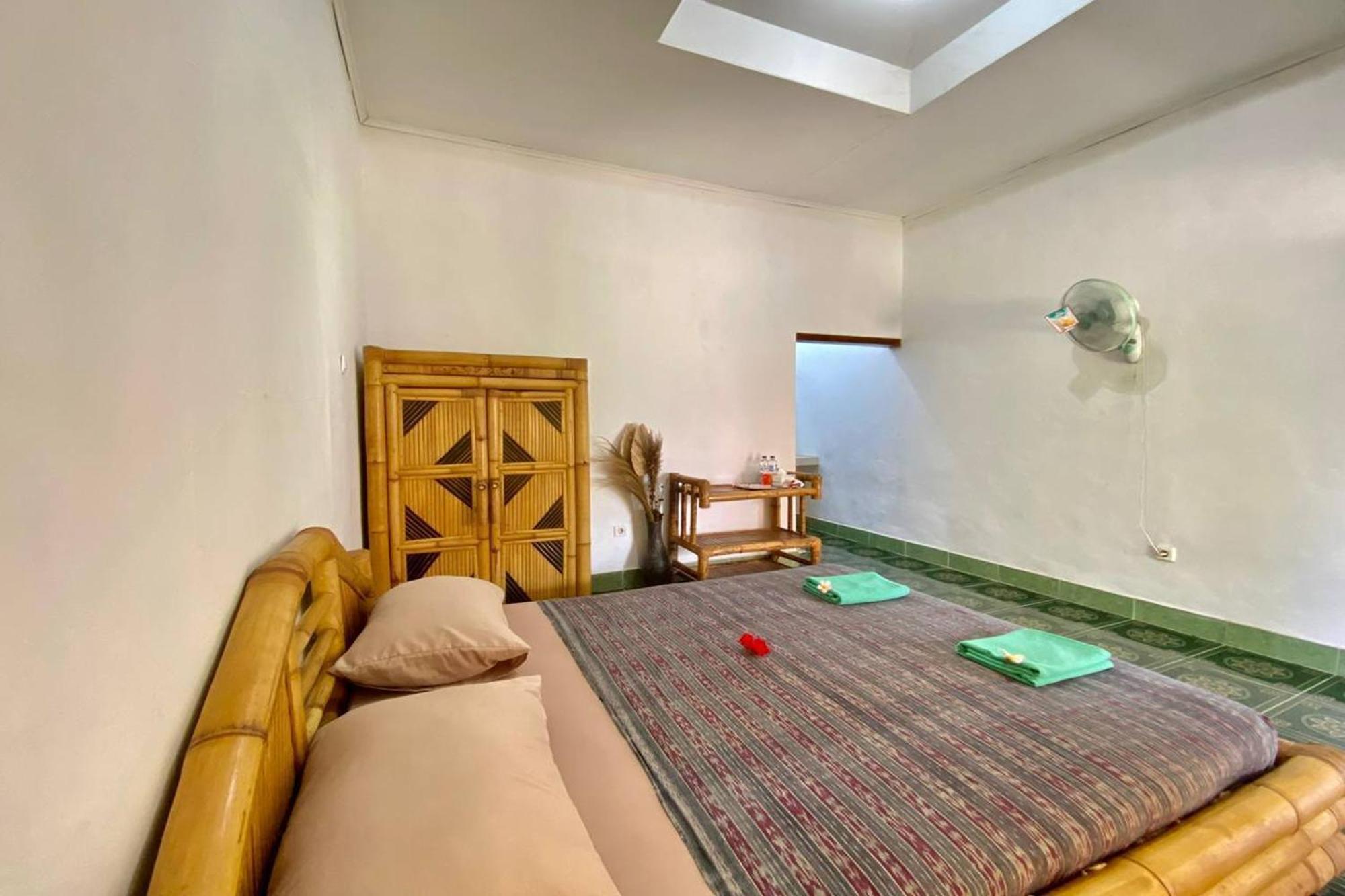 Duyung Rooms & Resto Gerupuk Bumbang Kültér fotó