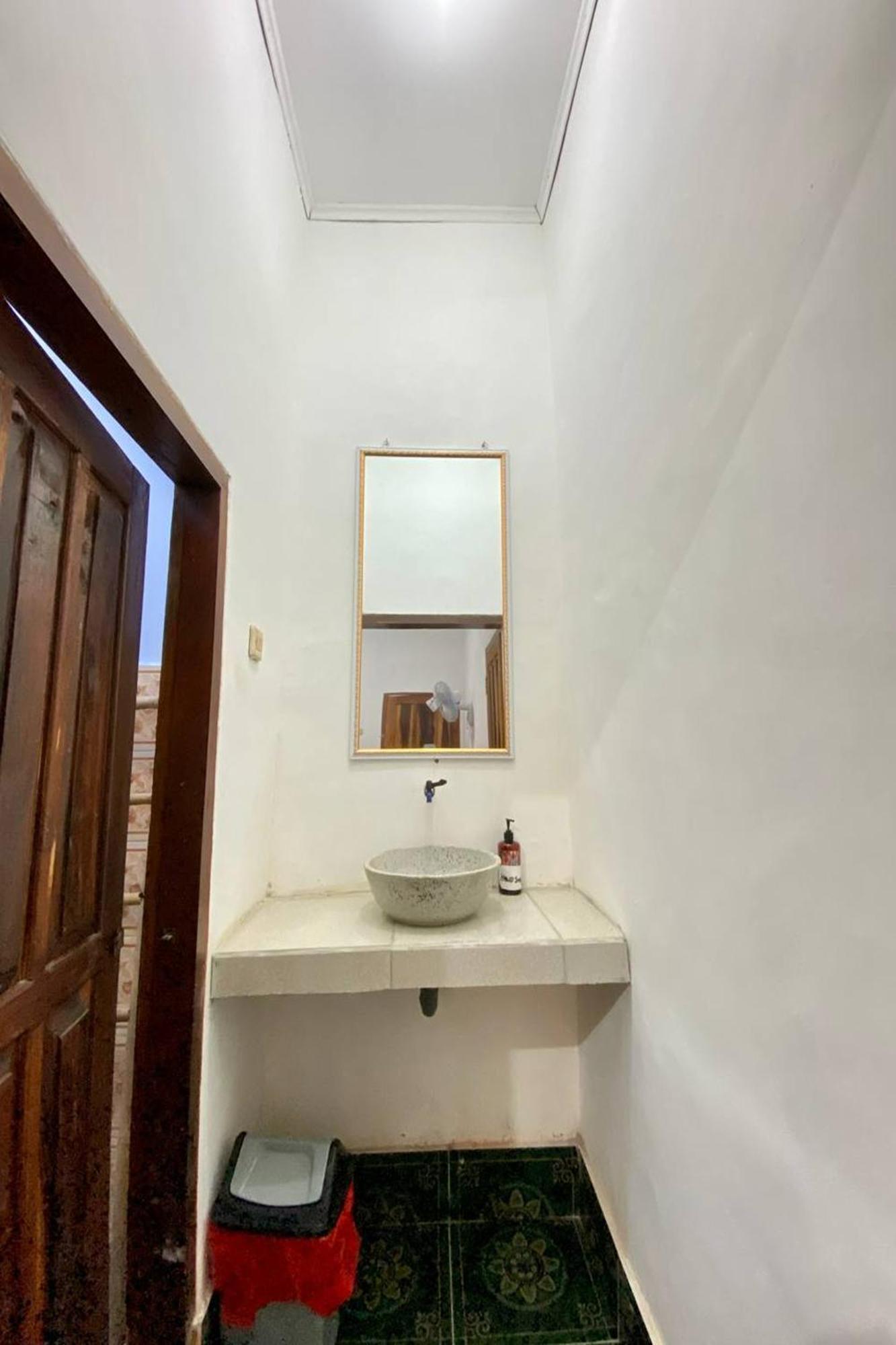 Duyung Rooms & Resto Gerupuk Bumbang Kültér fotó