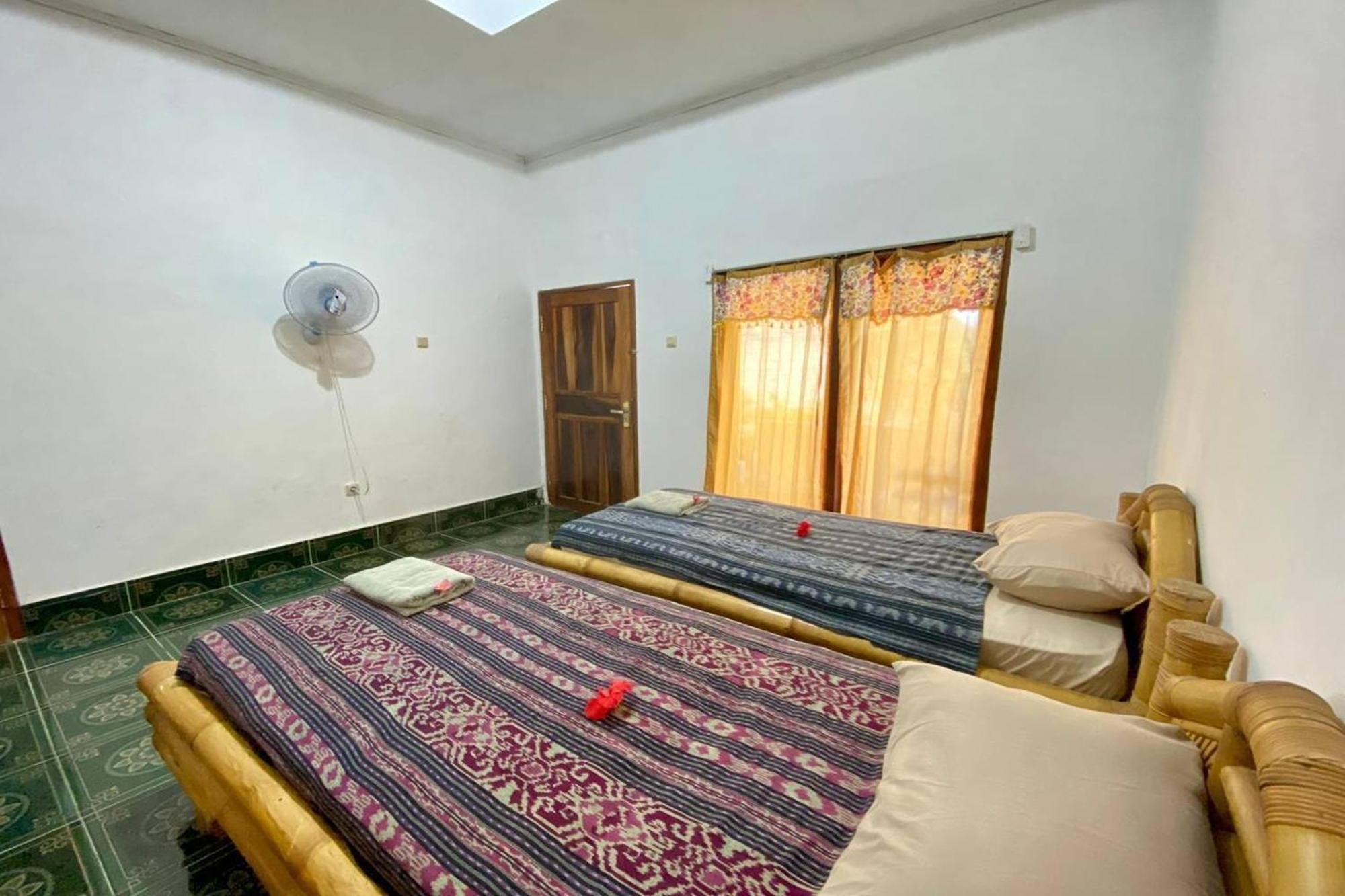 Duyung Rooms & Resto Gerupuk Bumbang Kültér fotó