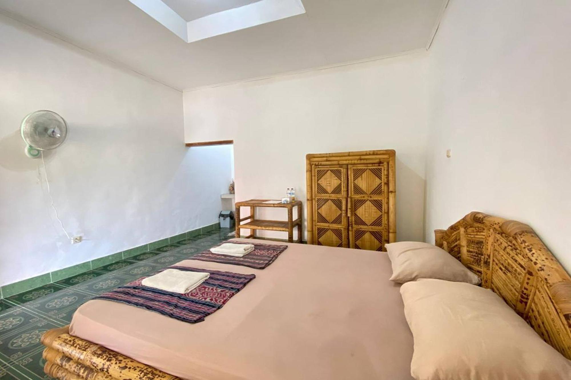 Duyung Rooms & Resto Gerupuk Bumbang Kültér fotó