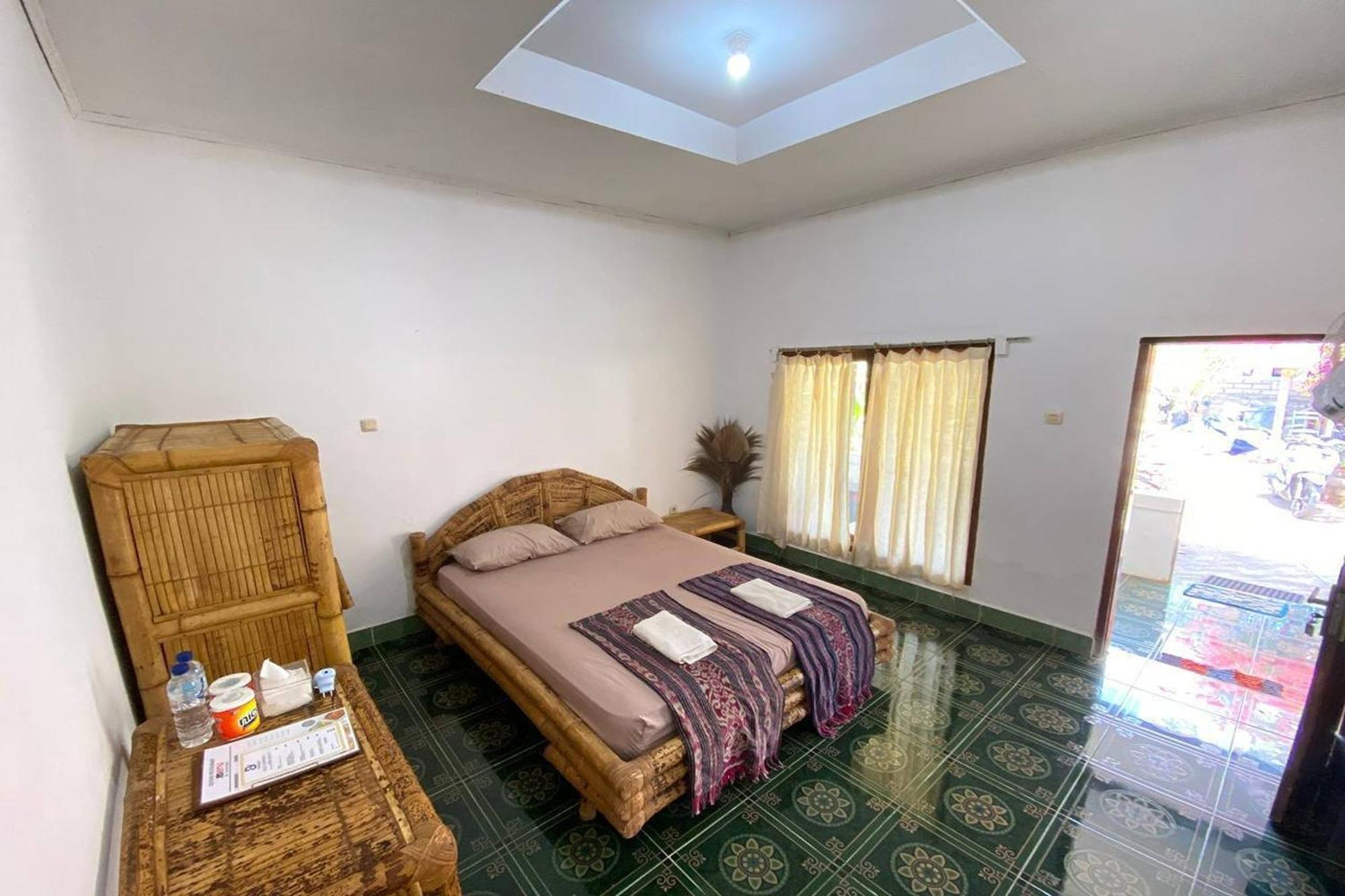 Duyung Rooms & Resto Gerupuk Bumbang Kültér fotó