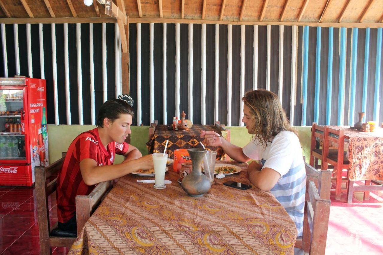 Duyung Rooms & Resto Gerupuk Bumbang Kültér fotó